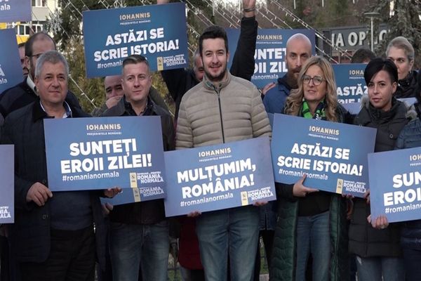  Pe străzile oraşului, liberalii au mulţumit sălăjenilor şi zălăuanilor pentru sprijinul acordat preşedintelui Klaus Iohannis