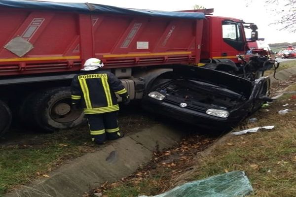 Accident grav de circulație între localitățile Cizer și Horatu Crasnei. O persoană este în stop cardiorespirator 