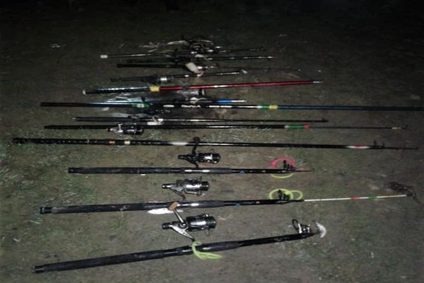 Persoane sancționate de jandarmi pentru că au pescuit ''cu mai mult de două cârlige per undiţă''