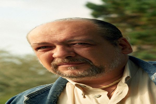 Zălăuanii sunt așteptați la lecturi publice cu scriitorul Ioan Radu Văcărescu