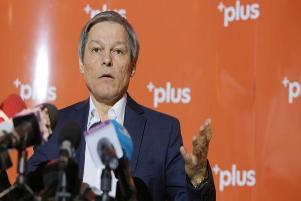 Cioloș îi urează succes lui Orban și îi recomandă nouă măsuri urgente „pentru a nu eșua” 