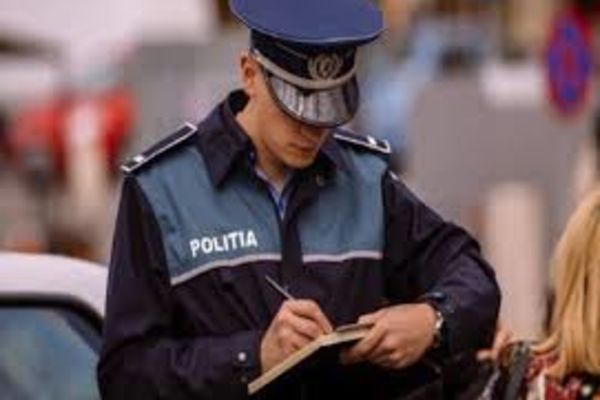 Polițiștii vor putea pătrunde, în orice mod, într-o locuință