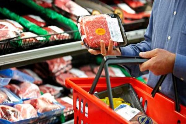 De la o lună la alta, preţurile o iau razna