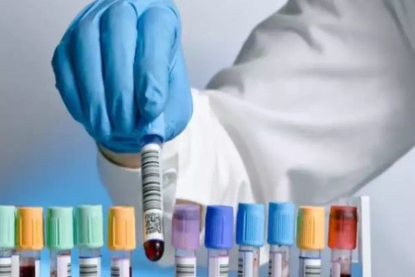 CORONAVIRUS. 3 feluri prin care se transmite. Modalitatea care îi îngrijorează cel mai mult pe experţi