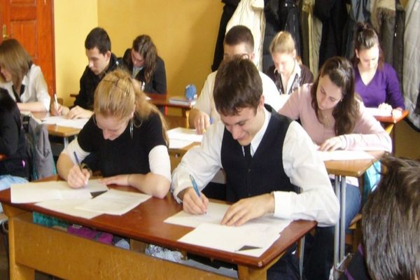 Ministrul educației și cercetării a decis să suspende olimpiadele școlare