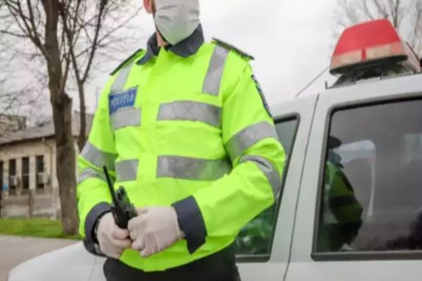 Dosar penal pentru fals în înscrisuri sub semnătură privată și uz de fals. Doi bihoreni și șase sătmăreni, cercetați de polițiștii din Jibou