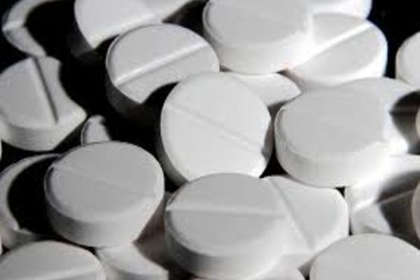 Paracetamolul și Novocalminul revin în farmacii. Antibiotice Iași reia urgent producția