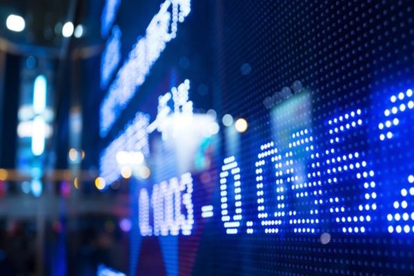 Analiză Economică : Euro s-a oprit la 4,84 lei