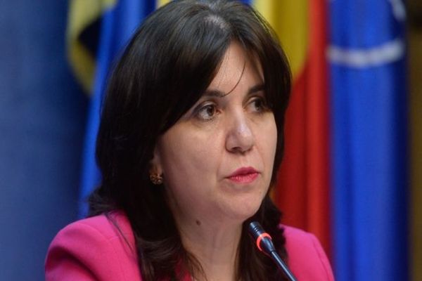 Ministerul Educației are obiectivul de a asigura până în toamnă laptop-uri sau tablete elevilor care nu au astfel de dispozitive 