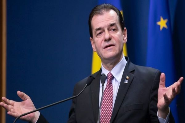 Premierul Orban a plătit două amenzi pentru fumat şi nepurtarea măştii în spaţii închise