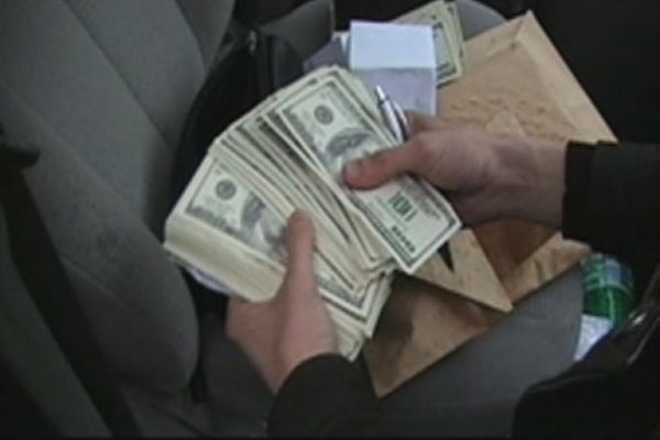 Au încercat să cumpere legume și fructe din Șimleu Silvaniei cu dolari falși 