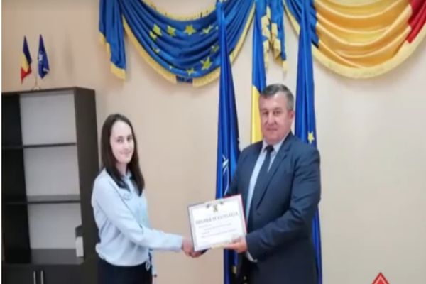 Elevii cu rezultate bune la învățătură, premiați de Primăria Valcău de Jos 