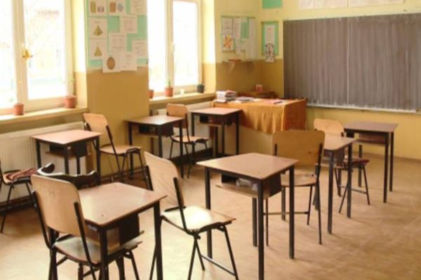 Început de an școlar plin de INCERTITUDINI