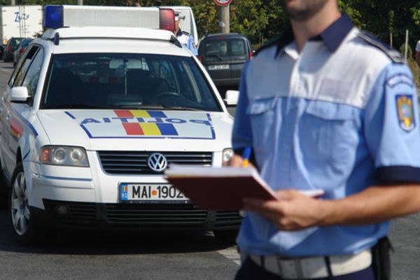 Clujean băut, la volanul unei mașini radiate din circulație, oprit de polițiștii sălăjeni