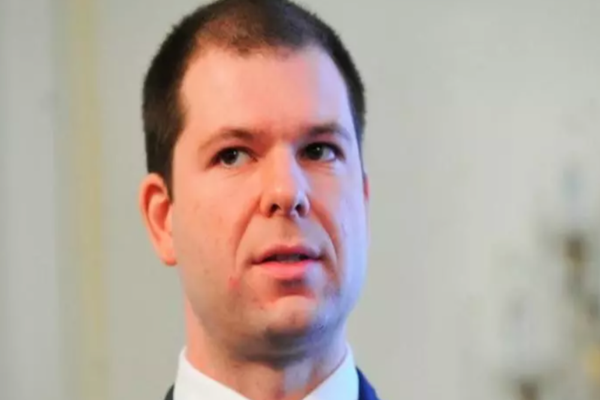 Culisele STATULUI PARALEL: Dezvăluiri despre un fost ministru de Finanțe! Cine este Bogdan Drăgoi și ce funcții-cheie a ocupat la stat