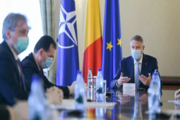 Împărțirea ministerelor cheie din noul Guvern s-a decis la Cotroceni: PNL vrea 10 ministere, USR PLUS - 5 și UDMR - 3. Cui revin posturile de vicepremier