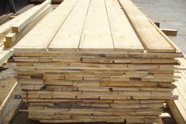 Bistrițean, amendat în Sălaj, pentru un transport de cherestea fără documente