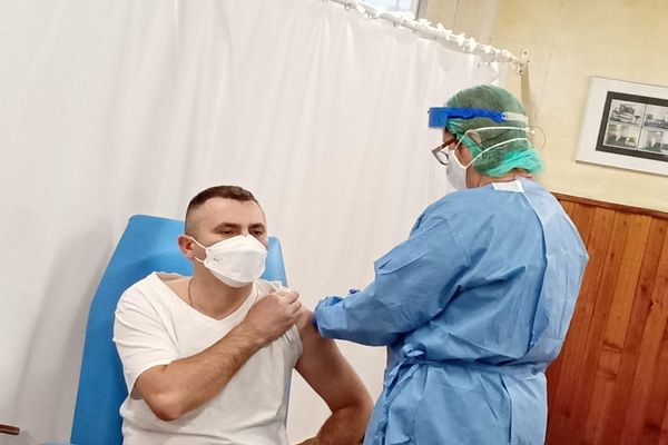 Au fost administrate primele doze de vaccin anti-Covid în județul Sălaj