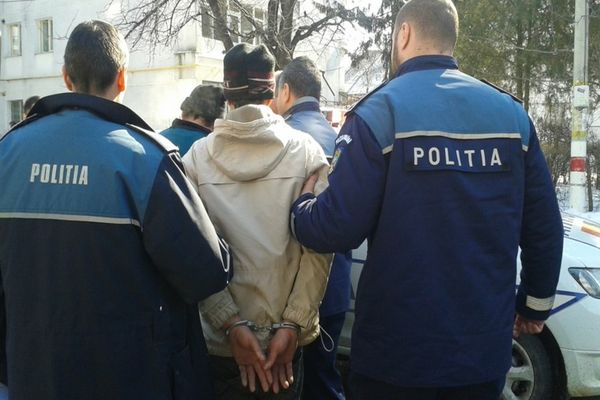 Reţinut pentru furt calificat