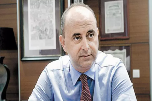 Bani cu dedicație din PNRR. Primarii reclamă: bugetul administrațiilor locale, redirecționat către firma magnatului Comănescu. Decizia stă în pixul ministrului Energiei