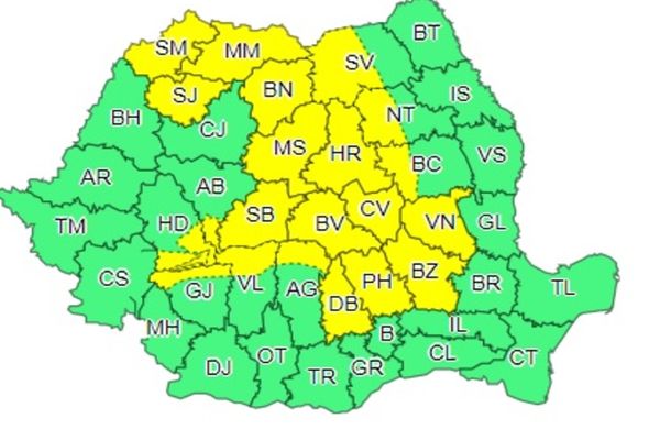 Cod galben de instabilitate atmosferică temporar accentuată, cantități de apă însemnate