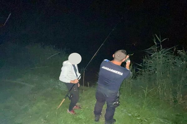 Peste 80 de pescari, verificați de jandarmii sălăjeni! Ce sancțiuni au fost aplicate