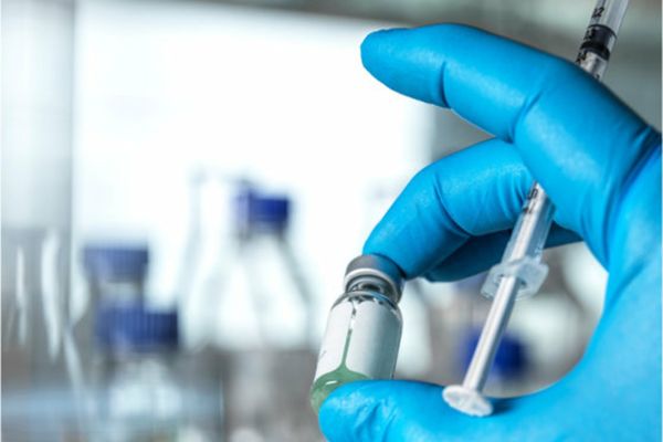 Începe imunizarea populaţiei cu cea de a treia doză de vaccin anti-COVID