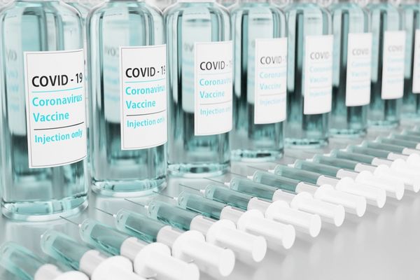 CNCAV: În ultimele 24 de ore au fost vaccinate peste 25.000 de persoane, din care circa 6.400 cu prima doză