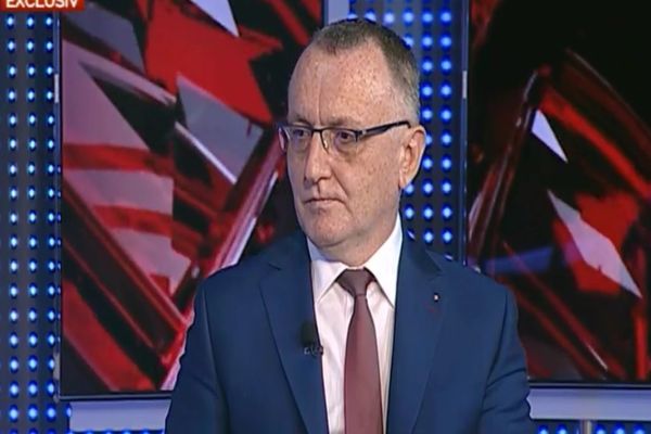 Strategia Naţională "Părinţi educaţi, copii fericiţi", lansată în consultare publică de Ministerul Educației