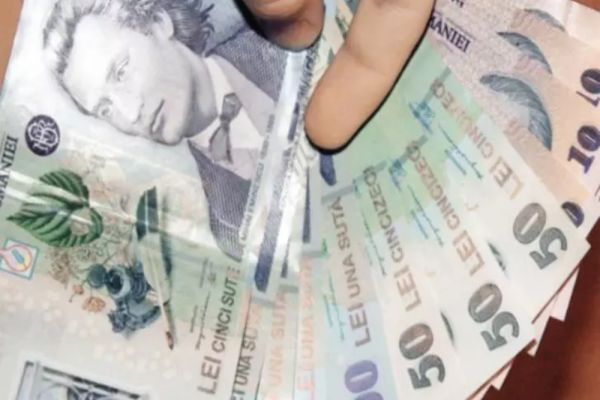 În plină criză, salariile primarilor ar urma să crească - Ce sumă uriașă încasează edilul unei comune