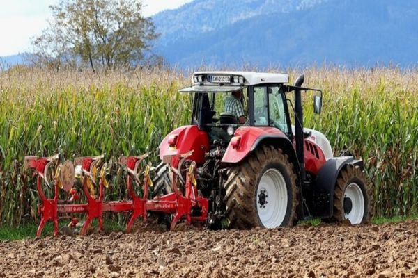 Aproape 102 milioane lei, ajutor de stat la motorină acordat pentru 12.880 de fermieri