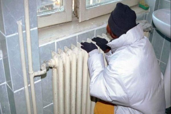 IARNA CALORIFERELOR RECI: cât ar scădea factura dacă stăm în frig - CALCUL EXCUSIV