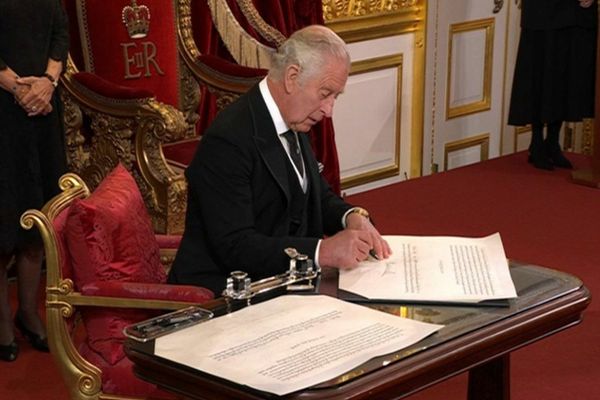 Zi istorică în Marea Britanie. Charles a fost proclamat rege:„Voi continua tradiția”