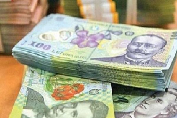 Politicienii se întrec în SALARII cu partenerii de viață. TOPUL soților aleșilor neamului cu cele mai mari venituri