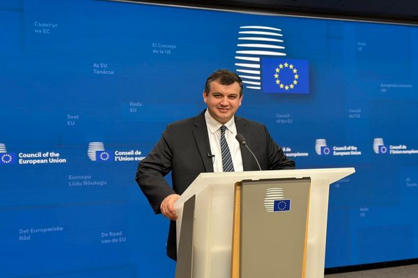 Tomac: Nicolae Ciucă a demisionat, lăsând în urmă o Românie cu o situaţie economică, socială şi politică extrem de fragilă