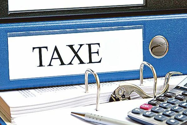 GUVERNUL BOLOJAN PREGĂTEȘTE O MAJORARE CU 70% A IMPOZITELOR LOCALE PE CLĂDIRI ȘI TERENURI DIN 2026