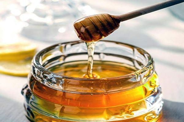 Apicultorii român cer sistarea importurilor de miere din Ucraina