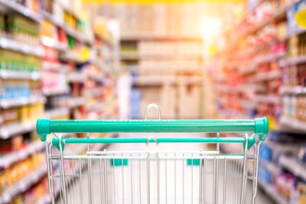 ROMÂNII SE REVOLTĂ ÎMPOTRIVA PRODUSELOR DE IMPORT DIN SUPERMARKETURI