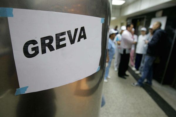 Angajații din muzeele și bibliotecile publice intră în grevă japoneză