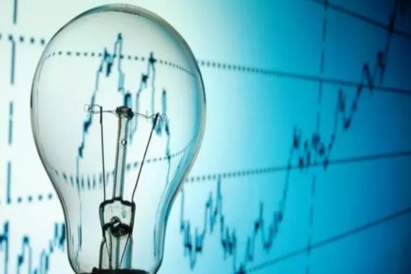 Comisia Europeană cere României să elimine restricţiile la exportul de energie electrică