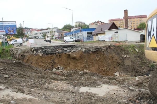 Podul de pe strada Corneliu Coposu din Zalău a fost demolat | Va fi construit un pod nou