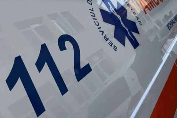 Coliziune frontală pe un drum comunal din Sălaj! O tânără din judeţul Satu Mare a fost rănită 