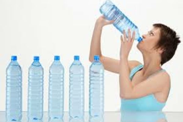 Boala de care nu știi că suferi când SETEA devine insuportabilă - Primele simptome sunt esențiale