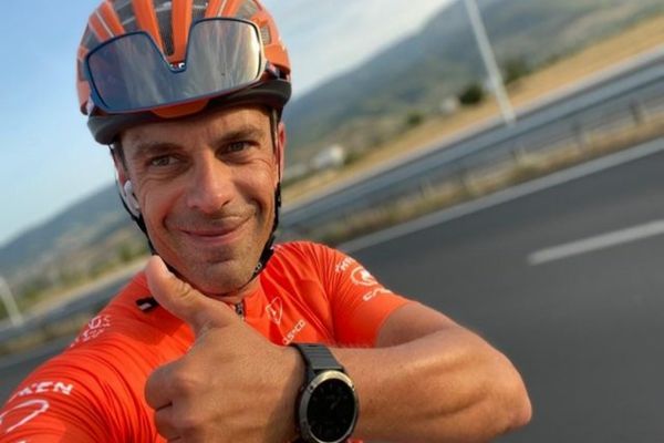 Eduard Novak cere ''demisia de onoare'' conducerii Federaţiei Române de Ciclism, după suspendarea lui Dascălu