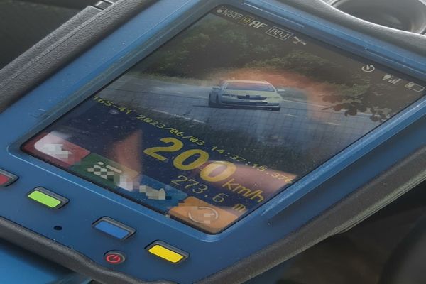 Şofer din Tăşnad prins de radar cu 200 de km/h pe DN1F în Sălaj