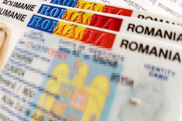 Noi modificări pentru românii care îşi fac buletin
