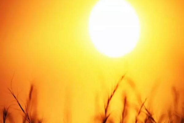 AVERTIZARE METEOROLOGICĂ: COD GALBEN ȘI COD PORTOCALIU DE CANICULĂ ÎN TOATĂ ȚARA 