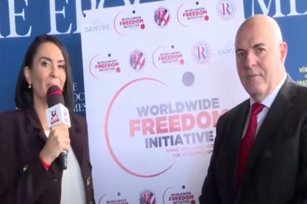 Alexandra Păcuraru și Dorin Iacob, mesaj de forță de la conferința pentru LIBERTATE de la Paris: Americanii care-l susțin pe Donald Trump văd Statul Paralel drept cel mai mare pericol