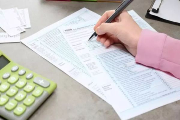 Mai, luna în care românii trebuie să dea cu subsemnatul la ANAF. Ce declarații sunt obligați să depună la fisc ca să nu primească amenzi