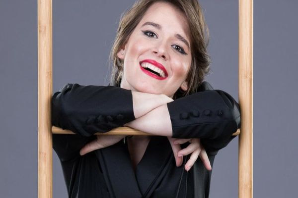 KIRA HAGI S-A MĂRITAT CU GRECUL THOMAS FERFELIS. CUM A ARĂTAT ÎN ROCHIE DE MIREASĂ